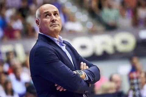 مصدر في الزمالك ليلا كورة: كورو سيجورا مدربًا لفريق كرة السلة.. ويصل الإثنين